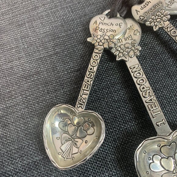 Ganz Silver Tone Metal 'Recipe for Love' Measuring Spoons Set Heart Shaped - Picture 4 of 9